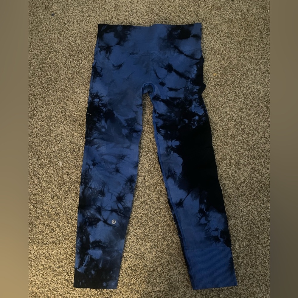 lululemon blue and black tye dye leggings